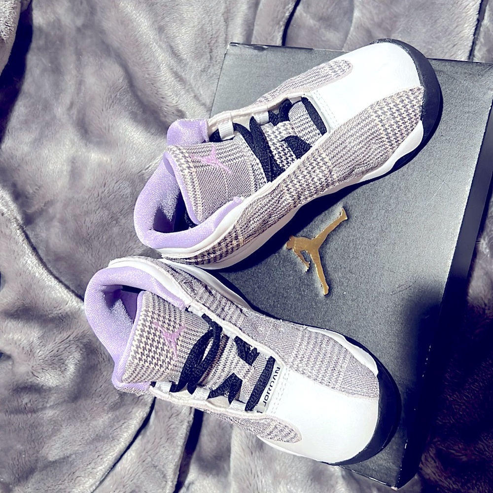 Jordan lilac white